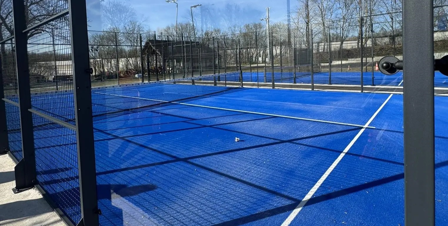 Sports Legend FIP-certified padel court construction with glass enclosure